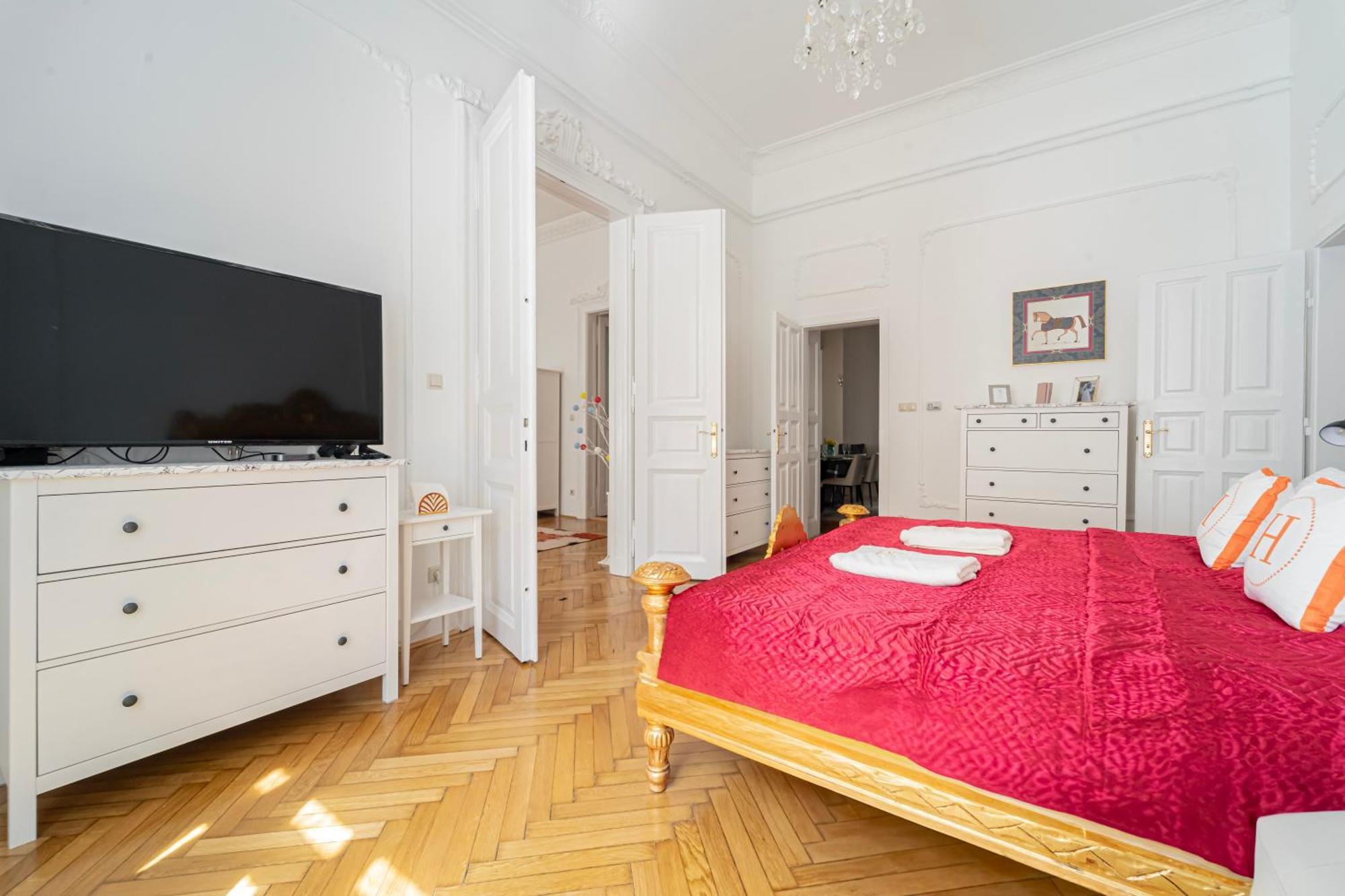 Apartamento Unique At Chain Bridge With Danube View
